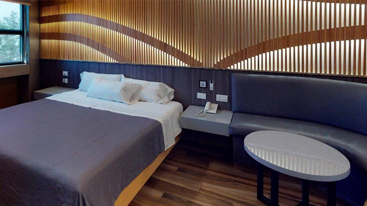 Hotel Patriotismo مدينة مكسيكو المظهر الخارجي الصورة